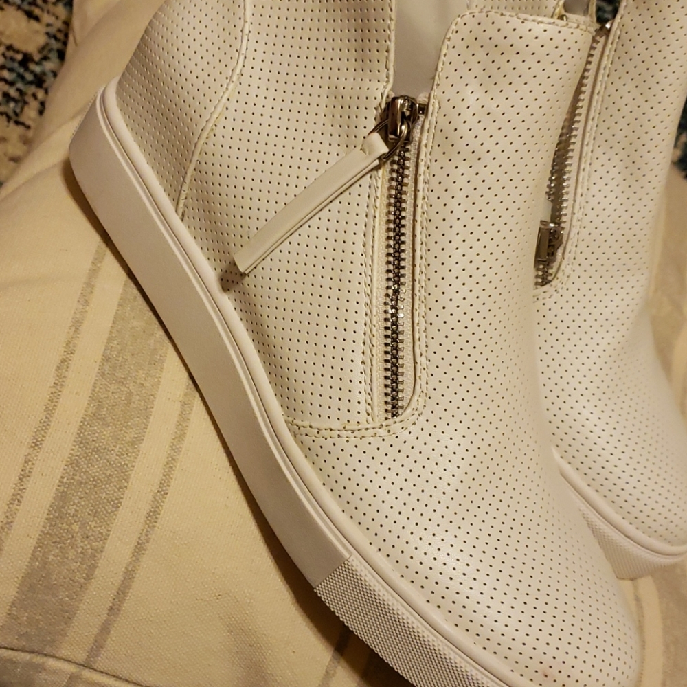 Steve Madden Sneaker - Picture 4 of 8